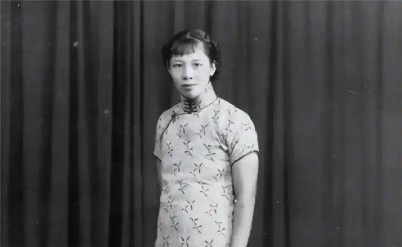 独身的两人,在接待李波游玩散心的过程中,情愫暗生.