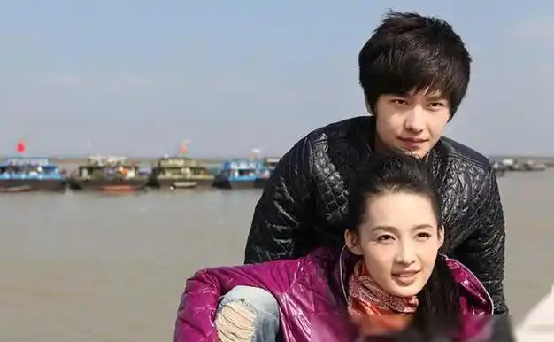 杨洋的6位绯闻女友最大36岁最小24岁一个比一个年轻