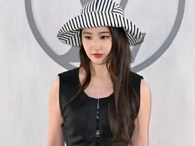 撞衫尴尬,有人倾城佳人,有人像小孩穿大人衣服|宋茜|抹胸|杨幂|刘亦菲