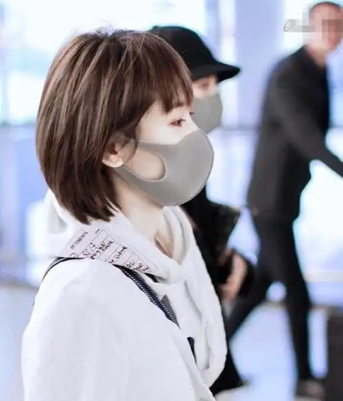 王子文换发型了32岁的年龄18岁的气质减龄短发太美了