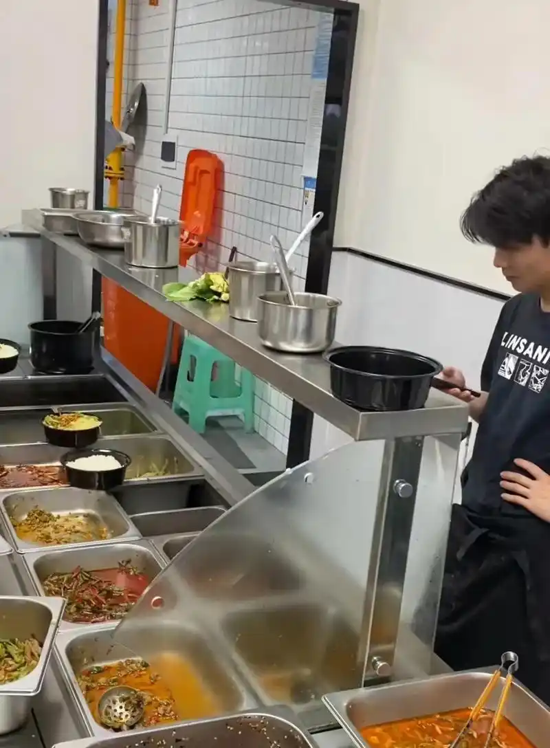 听周杰伦音乐会的男生,28岁溺亡!真名引人争议!