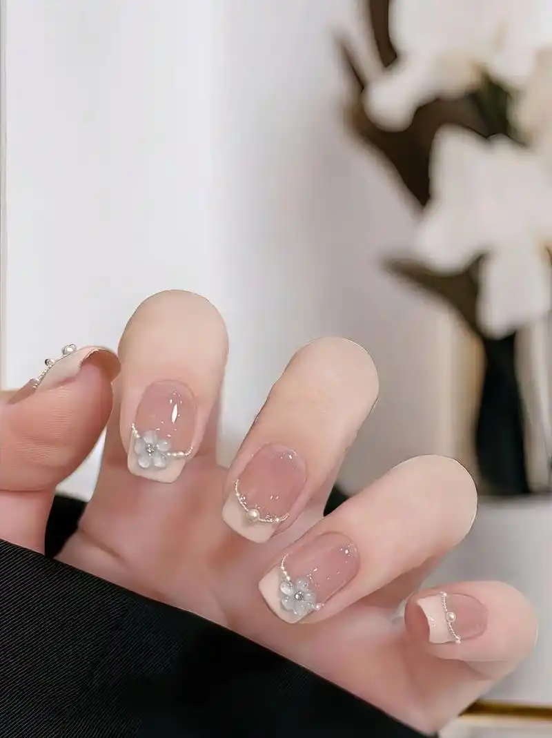 夏日裸色立体花朵美甲94高级感甜酷气质显手白短款