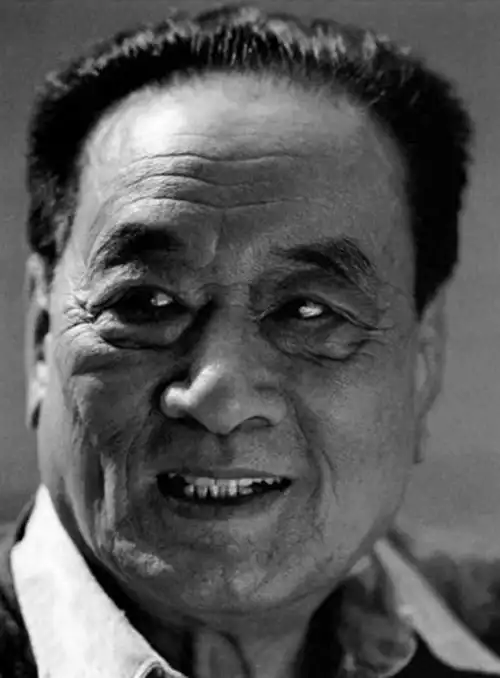 回顾演员庞学勤照顾精神病妻多年妻子离世后儿子撮合他再婚