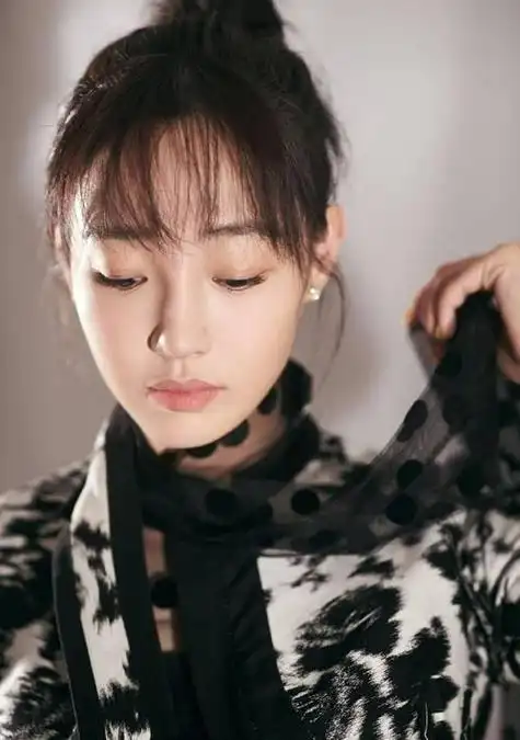 白百何出席品牌活动,又美又飒,显年轻,身材,状态相当好