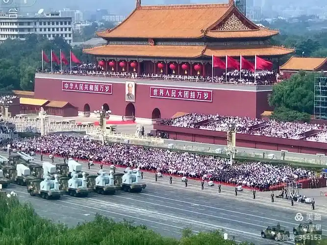祝福祖国繁荣昌盛人民幸福安康!国庆70周年阅兵(下)摄编/朱欣 19.10.