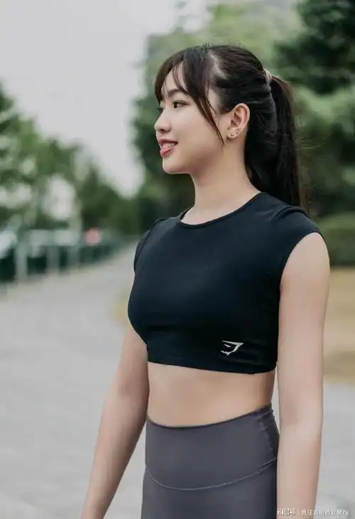 微胖女生秋冬运动穿搭身材比例真好