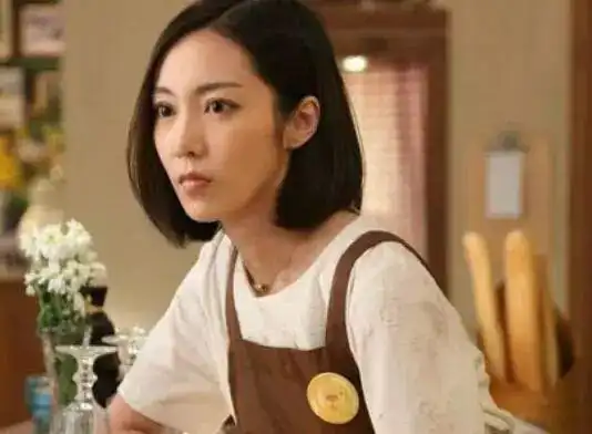 美君(饰演者:刘俐嘉)苏筱筱(饰演者:王畅唱)铠甲勇士捕将:小蝶(饰演者