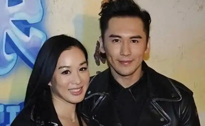 回顾:48岁姐弟恋,掏空家产,这些幕后的人给明星灌了什么迷魂汤?