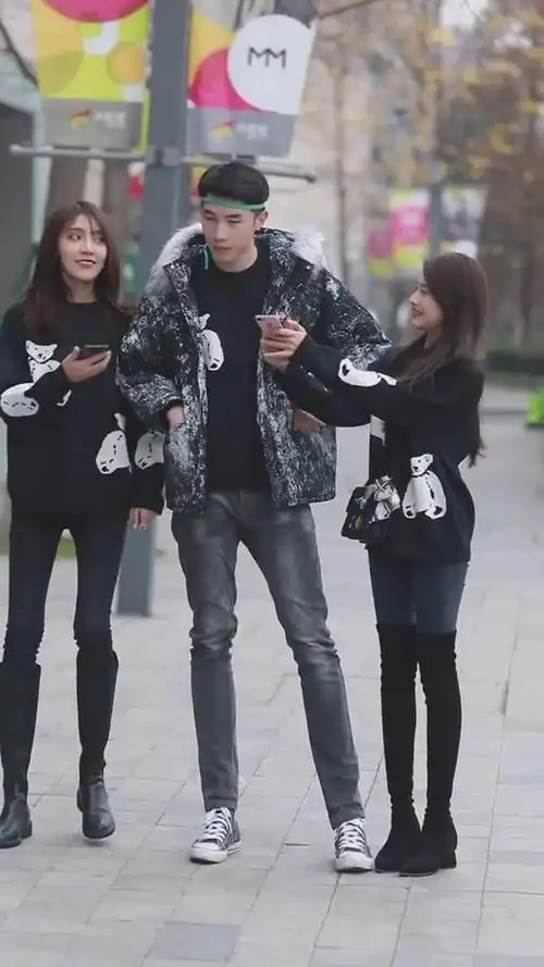 不是说180以上的男生都喜欢160左右的女生么