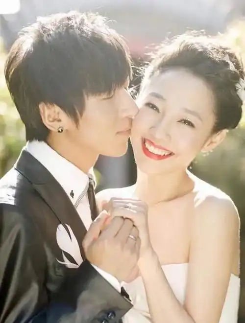 白百何一指弹指的图片事件是什么白百何现任老公二胎生父是谁