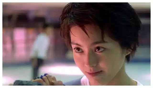 年轻时候的梁咏琪美出了新高度,以往大家对于美女的定义,大多是长发