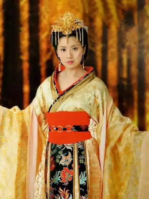 倚天屠龙记》,《至尊红颜》等古装大戏,不得不说贾静雯确实是古风美人