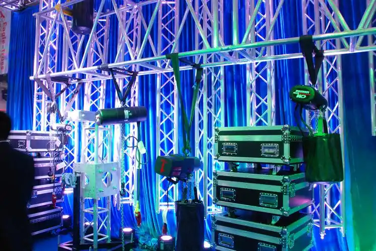 锐鹰舞台——2011第九届中国(广州)国家专业音响,灯光展暨恩平麦克风