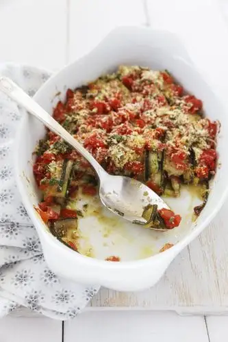 zucchini casserole with tomato sauce and bacon recipe