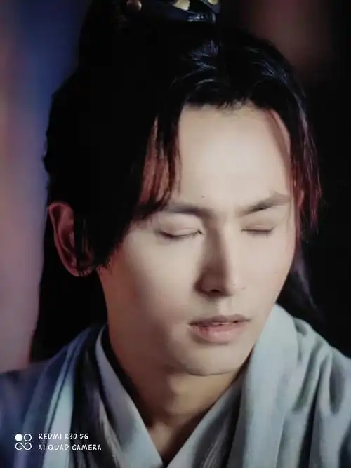 张哲瀚,龚俊《山河令》吐槽追剧楼