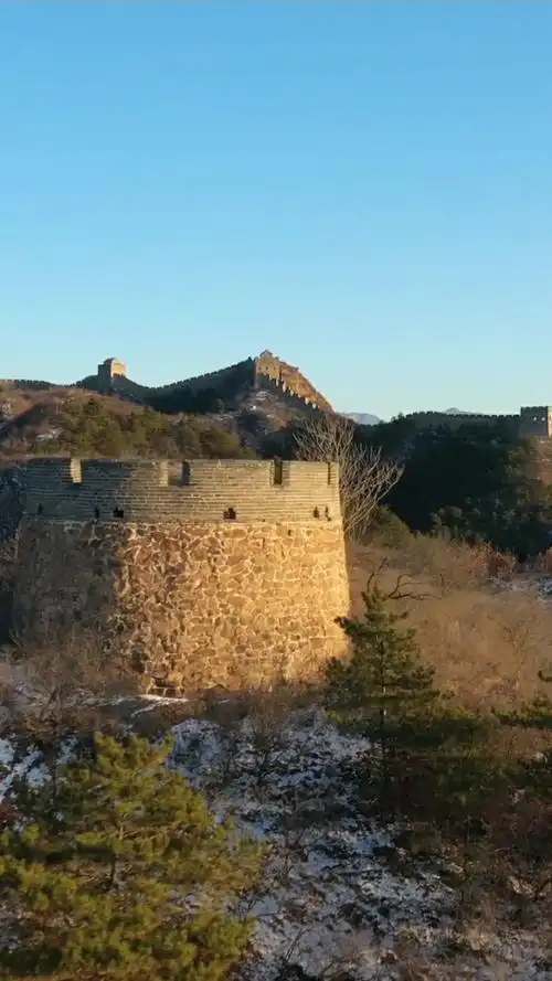 古老的长城烽火台上,狼烟已不在升起,曾经的鼓角争鸣刀光剑影早已退却