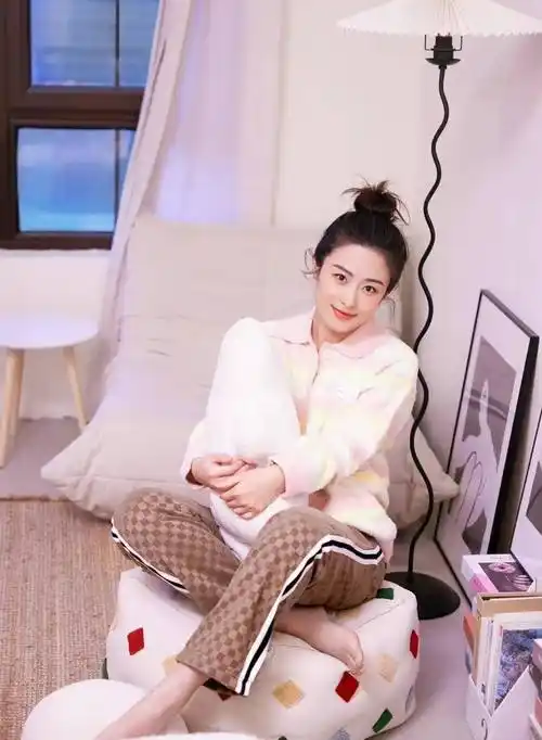 徐百慧:出道18年无绯闻,40岁不结婚,父亲是她单身的底气_钢琴_表演_中