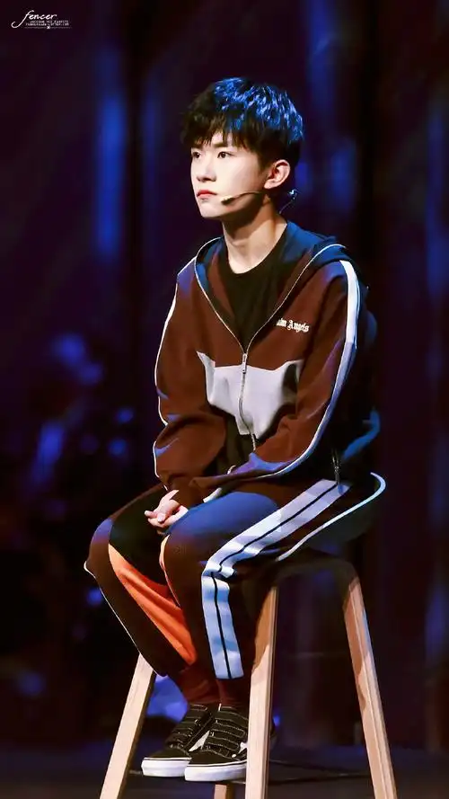 易烊千玺超话2018 /0206 /180206这就是街舞第五期录制朗姆酒93#易