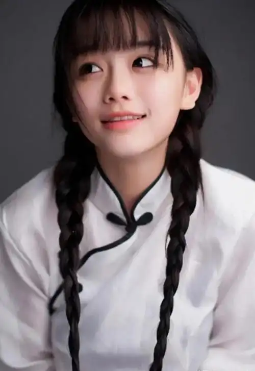 初代网红南笙结婚了,想当年大家都用她的照片当头像,祝福!