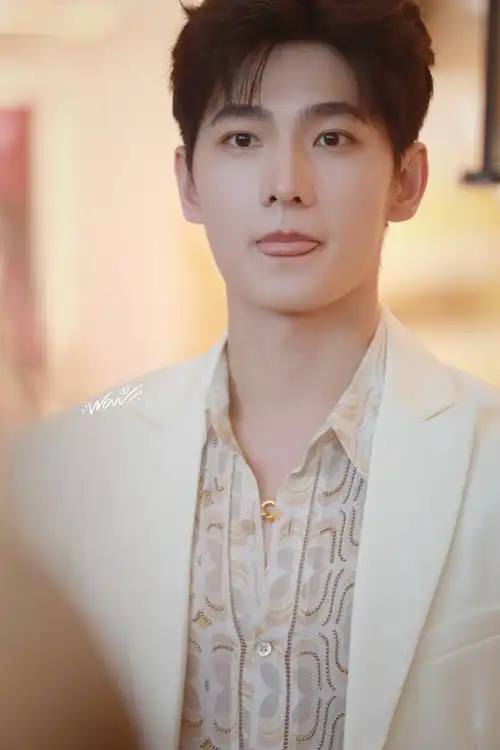 袁大帅给杨洋化妆##杨洋的海外人气