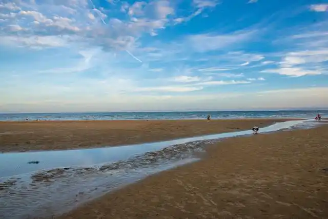 身为一座滨海城市,广西广西防城港市是中国西部地区的第一大港,580