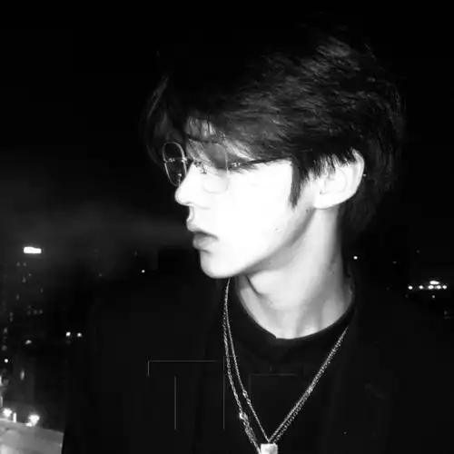 精选高质量氛围感男生头像