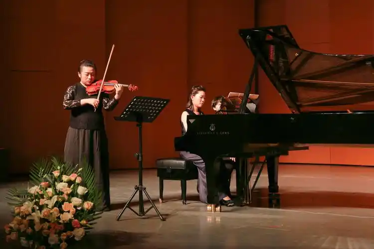 我校举办邢敬琳钢琴室内乐音乐会