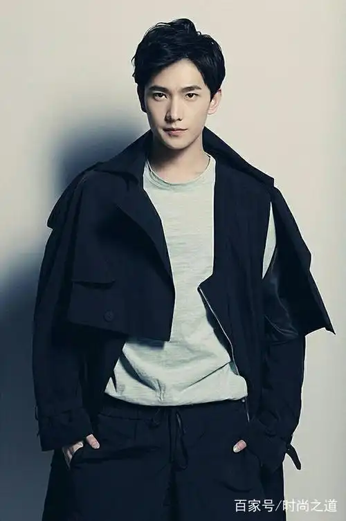 杨洋告诉你为什么专注的男人最帅,站着不动都很撩