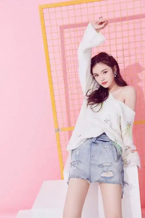 美女演员林柒予迷人美照欣赏好漂亮