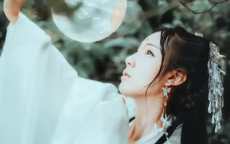 仙气十足的古装美女写真
