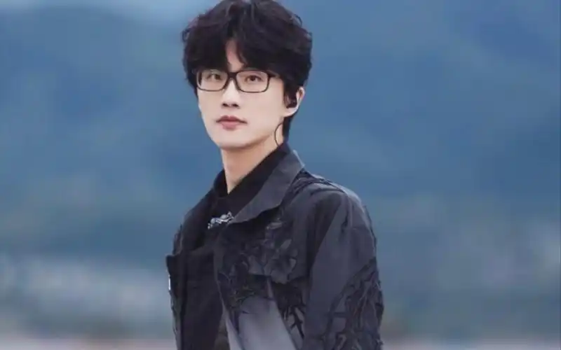 许嵩事件不断发酵,经纪公司发声,他被曝依靠抄袭周杰伦歌曲起家