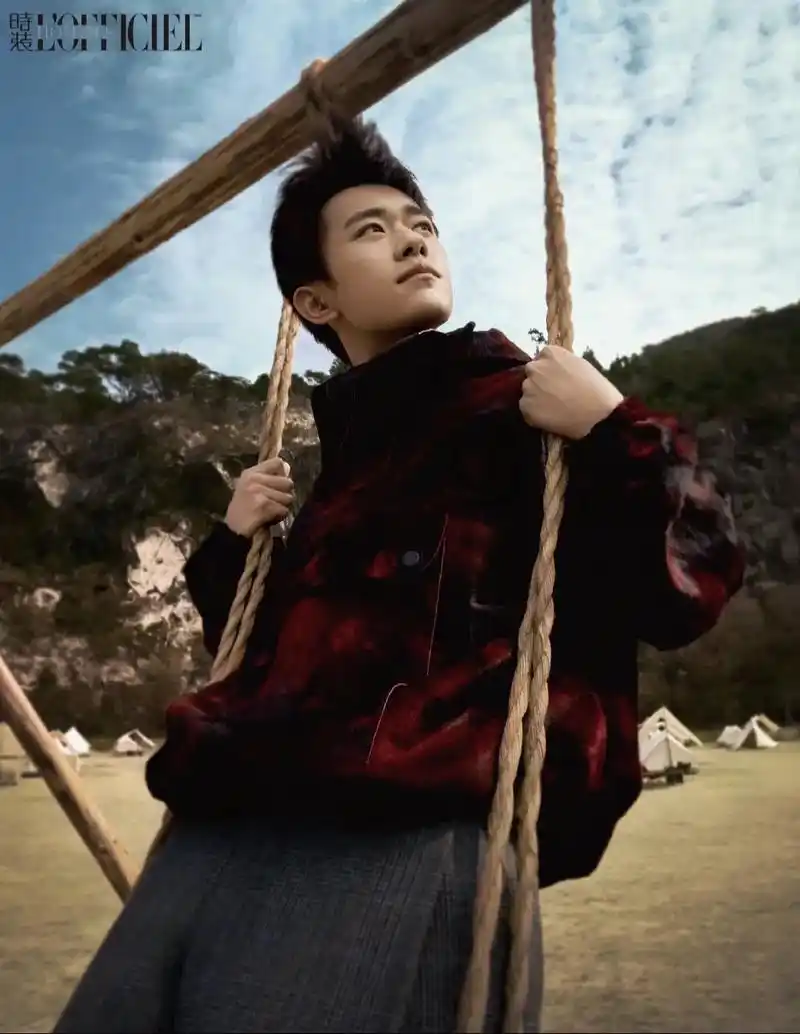 2020-11-30《时装男士》12月刊 #易烊千玺 实时图文 乌拉特中旗别墅