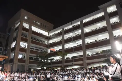 泉州一中(东海校区)举行2019中高考祝福