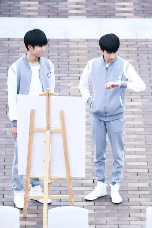 凯源##愚人节##愚人节站姐团建#  @tfboys-王俊凯@tfboys-王源