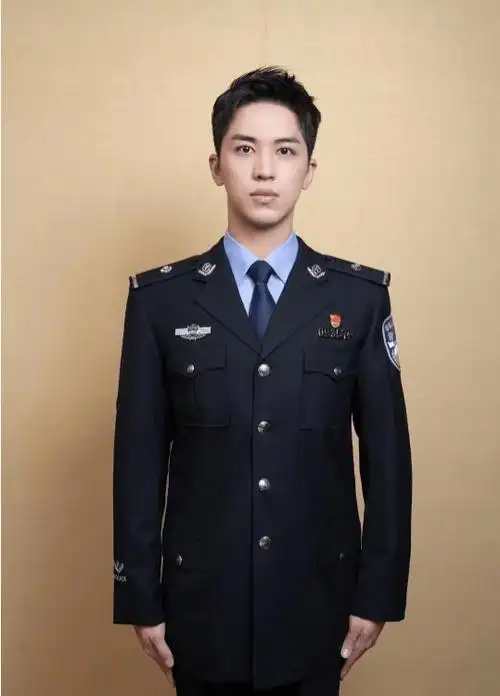 男明星穿警服有多帅,长得好看的都上交给国家了,你最磕哪一个?