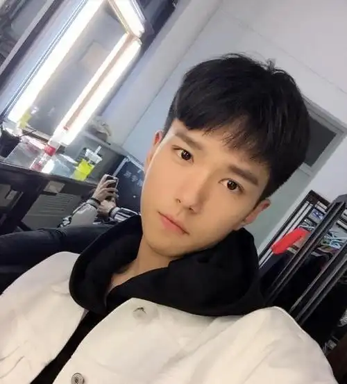 原来现实生活中的呆萌也很帅气妥妥的另一枚现男友了