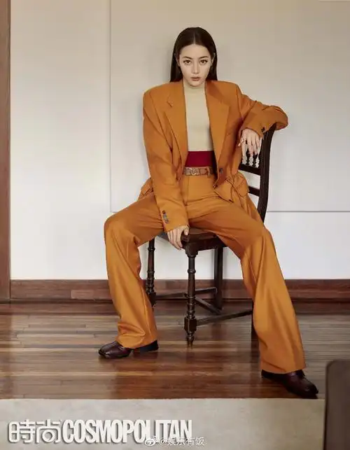 dear-迪丽热巴 登《时尚cosmo》十月刊封面,西装,夹克,又酷又a