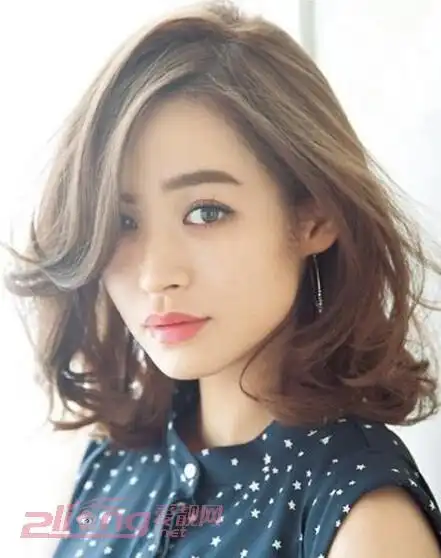 圆脸女生波波头中长发告别大胖脸