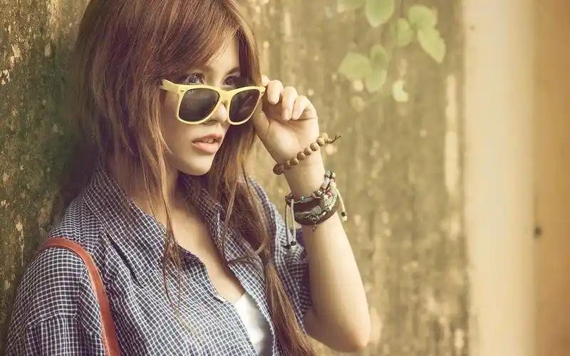 非主流另类个性欧洲美女性感唯美写真桌面壁纸(一)