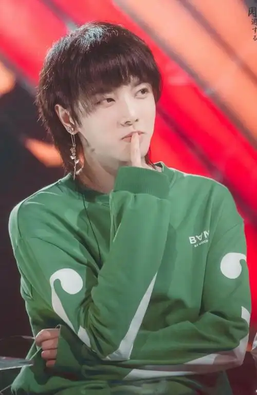 央视不再给华晨宇"留情面":时代不是你的时候,连招呼也不会打