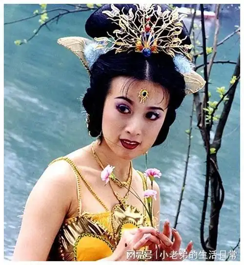 金巧巧就女教师办公室殴打学生事件发声不知道怎么当上老师的