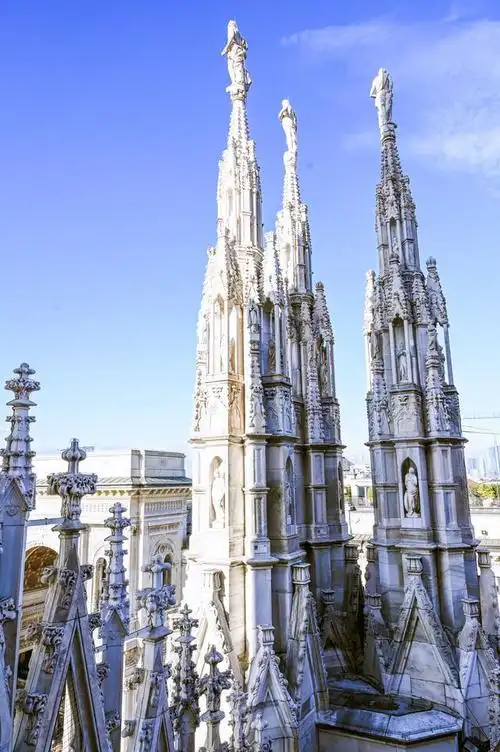 欧洲中世纪最大的教堂世界上最大哥特式建筑拿破仑曾在这加冕