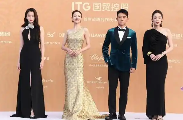 关晓彤未p生图曝光身材曲线好到爆网友鹿晗可真有福