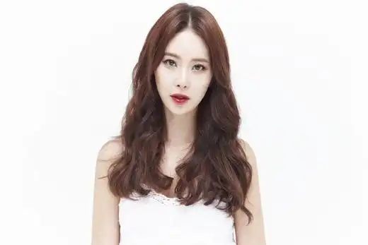 【2014.02.21】【明星】白智英再当海选评委 为越南歌手开启韩国梦