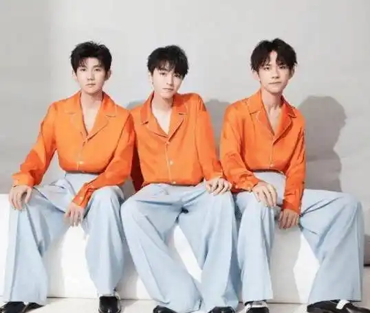 为了与粉丝互动,tfboys官博贴心的晒出了三小只分享的存货图片.