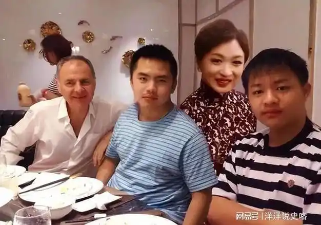 金星20年前领养的三个孩子,现在怎么样了,现实版的生恩不如养恩