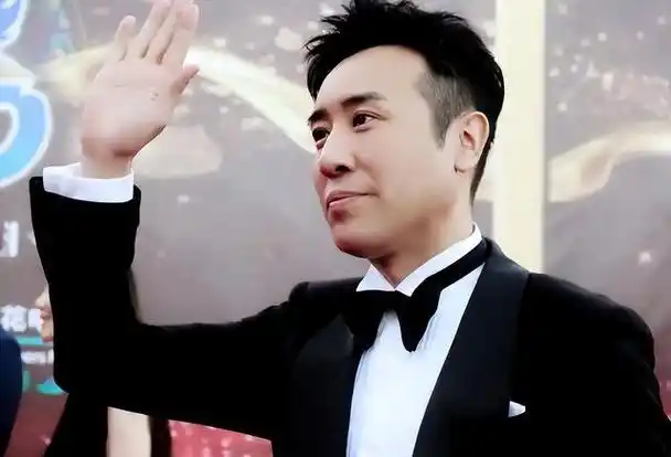 马伊琍为《坚如磐石》站台,自曝与宋林静是大学舍友,于和伟慌了