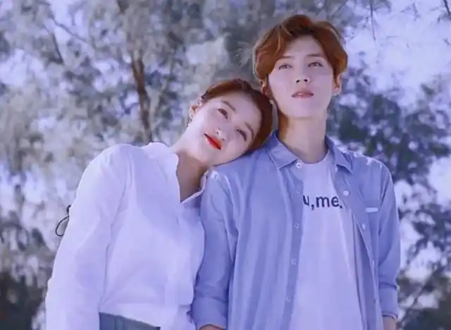 关晓彤首提20岁往事,与鹿晗公开恋情,第一次被全网骂哭