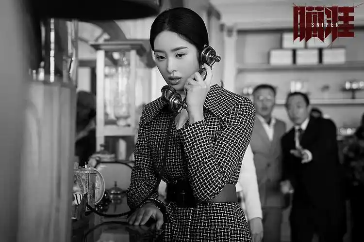 《瞄准》首播获赞 杨采钰造型引领"民国风style"