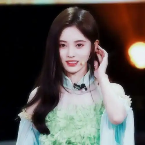 鞠婧祎 头像 自调/coolgailkl 图源/海盐蜜桃酱